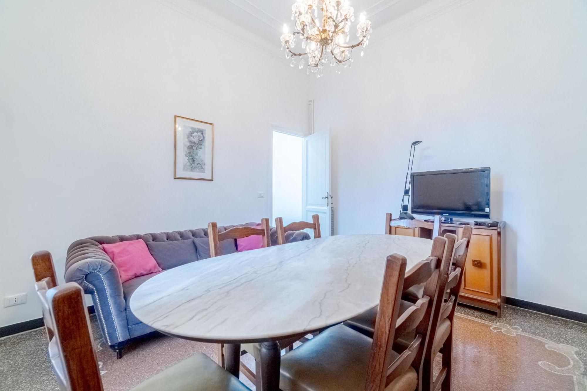 San Fruttuoso Vintage & Roomy Flat Genua